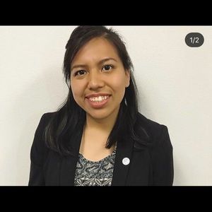 Meet your Posher, Gloria